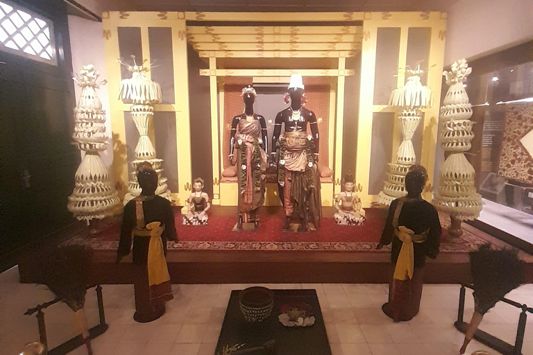 Yogyakarta: Palazzo Reale, spiaggia di Timang e tour al tramonto