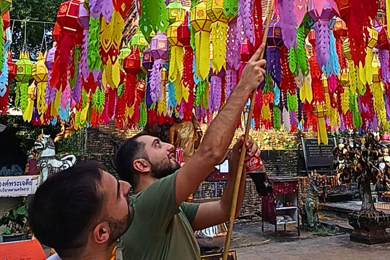 Chiang Mai: Temples & Old City Hidden Gems with local guide Private Tour (with transfer)