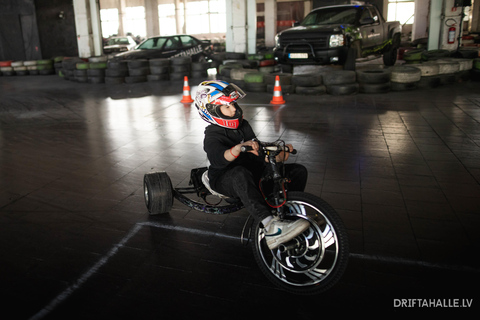 Riga | Drifta Halle : 20 minutes de conduite extrême à bord d'un trike de dérive