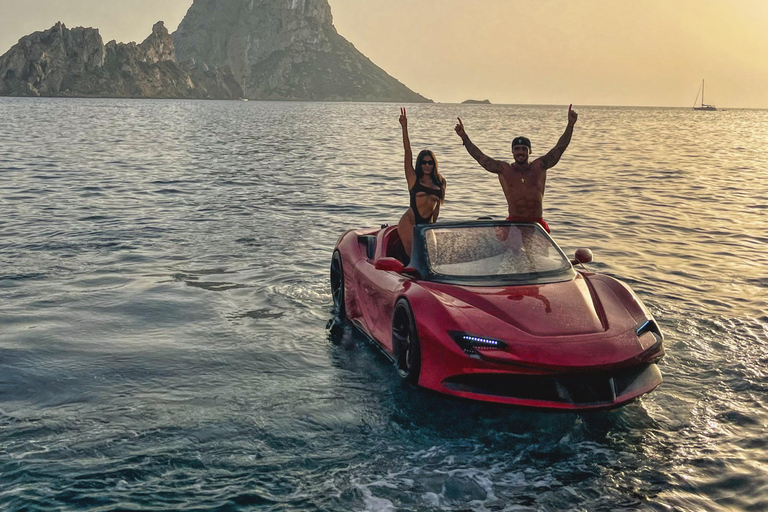 Excursie in JetCars - Supersportwagen SVJ of SF90 Water op IbizaExcursie van een halve dag in JetCar: Super watersportwagen op Ibiza