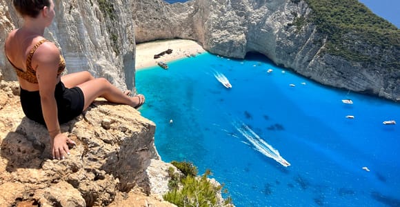 Zante : plage du Naufrage et grottes bleues, terre et mer