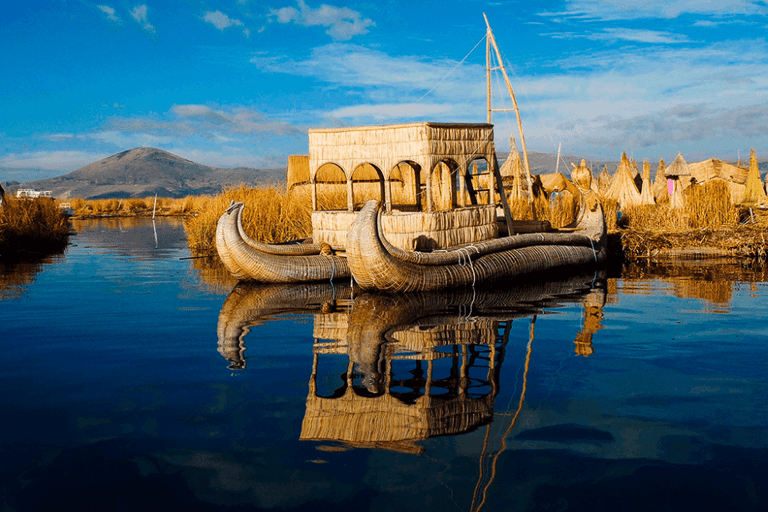 Puno: Uros Island + Floating Hotel 2 Days + Dinner