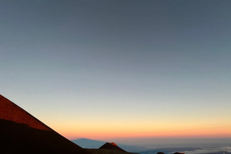 Mauna Kea: wędrówka o zachodzie słońca i wschód gwiazd z rdzennymi mieszkańcami HawajówMauna Kea: Wycieczka o zachodzie słońca i wschód gwiazd z rdzennymi mieszkańcami H