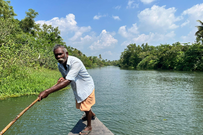 Kerala: Backwater Village Punting Boat Cruise with Lunch