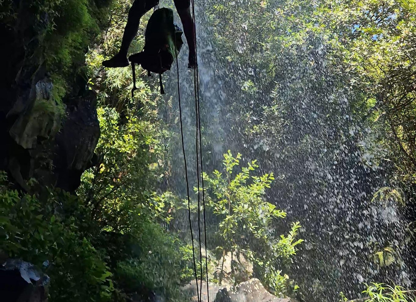 Mauritius: Rutsjebanetur ved Tamarind Falls/canyoning