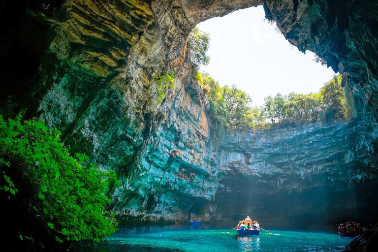 VISITA ALLA GROTTA DI PHONG NHA TOUR DI GRUPPO DI 1 GIORNO DA HUE