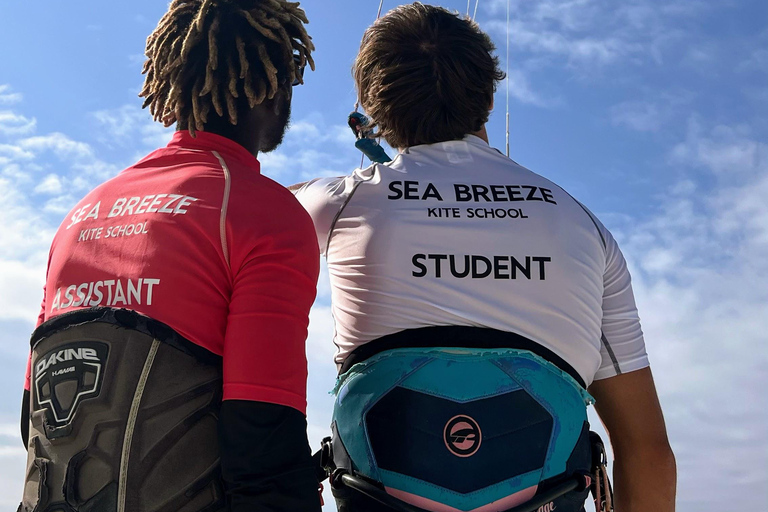 KiteSurf: Prywatne lekcje przed Mnemba, Zanzibar - początkujący/średnio zaawansowaniKitesurfing: prywatne lekcje przed Mnembą, Zanzibar – poziom początkujący/średnio zaawa