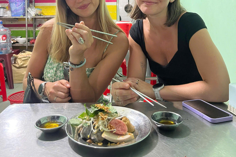 Ho Chi Minh City: Michelin Food Tour with Live Music Group Tour (Spanish)