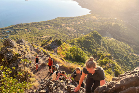 Mauritius: begeleide zonsopgangswandeling en klim naar de Le Morne-bergMauritius: Le Morne Brabant Guided Sunrise Hike and Climb