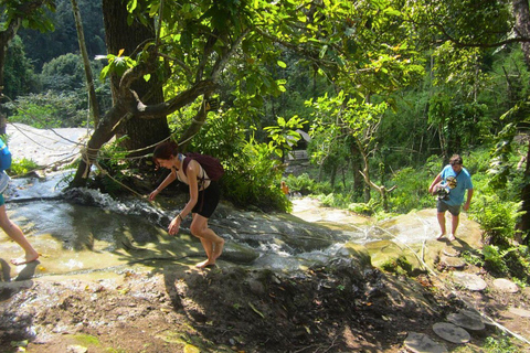 Geniet van de Sticky Waterval & Chet Si Fontein Nationaal Park