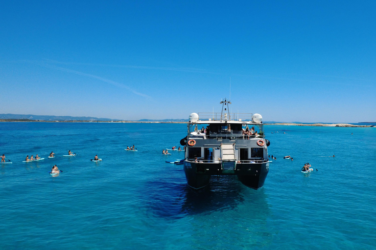 Ibiza: All-inclusive Formentera Full-Day Boat Trip with Beds