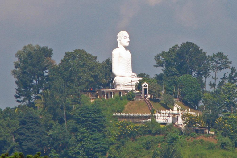 Kandy Hidden Corners Tuk-Tuk Discovery Tour