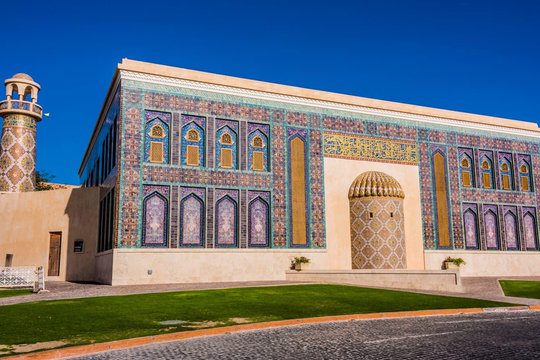 From Doha Airport: Private Guided City Tour