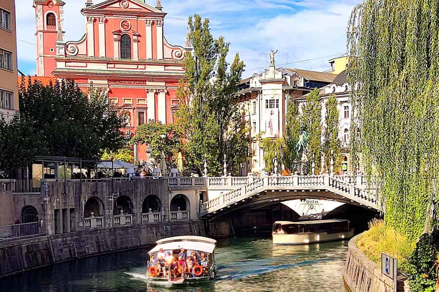 Ljubljana auf Deutsch: Stadtrundgang durch die Altstadt mit Insider-Tipps. Foto: GetYourGuide Ljubljana auf Deutsch: Stadtrundgang durch die Altstadt mit Insider-Tipps. Foto: GetYourGuide