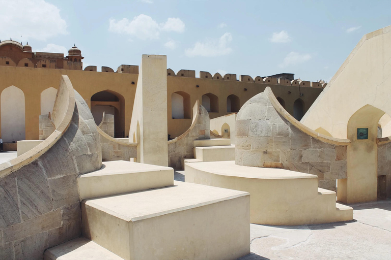 From Jaipur: Explore Amber Fort, Jal Mahal & More by Car Private Experience with Personal Car, Driver and Guide