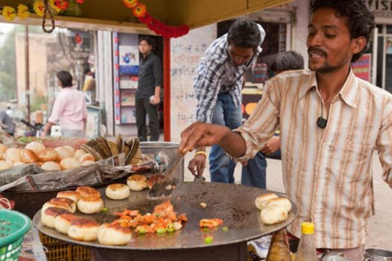 Dall&#039;aeroporto di Delhi: Tour guidato della Vecchia e Nuova Delhi durante lo scaloTour della città di Nuova e Vecchia Delhi di 8 ore