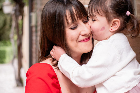 Tarragona: Private Family Photo Shoot Tour