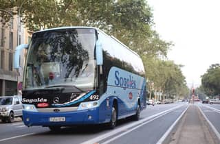 Girona: Girona Flughafen Bustransfer von/nach Barcelona Zentrum