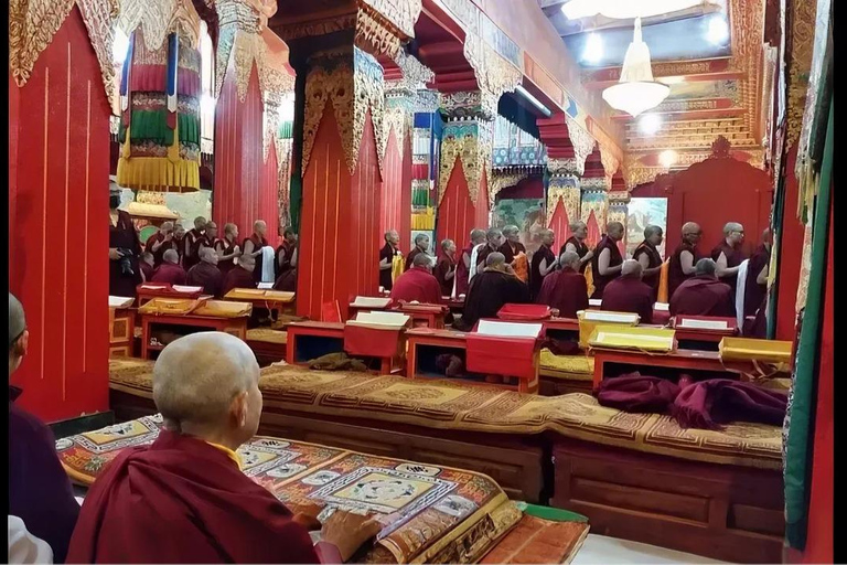 Kathmandu: Dhulikhel to Namobuddha Full-Day Guided Hike