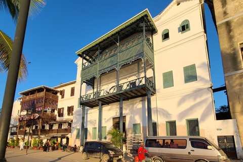 Tour a pie por la ciudad de piedra