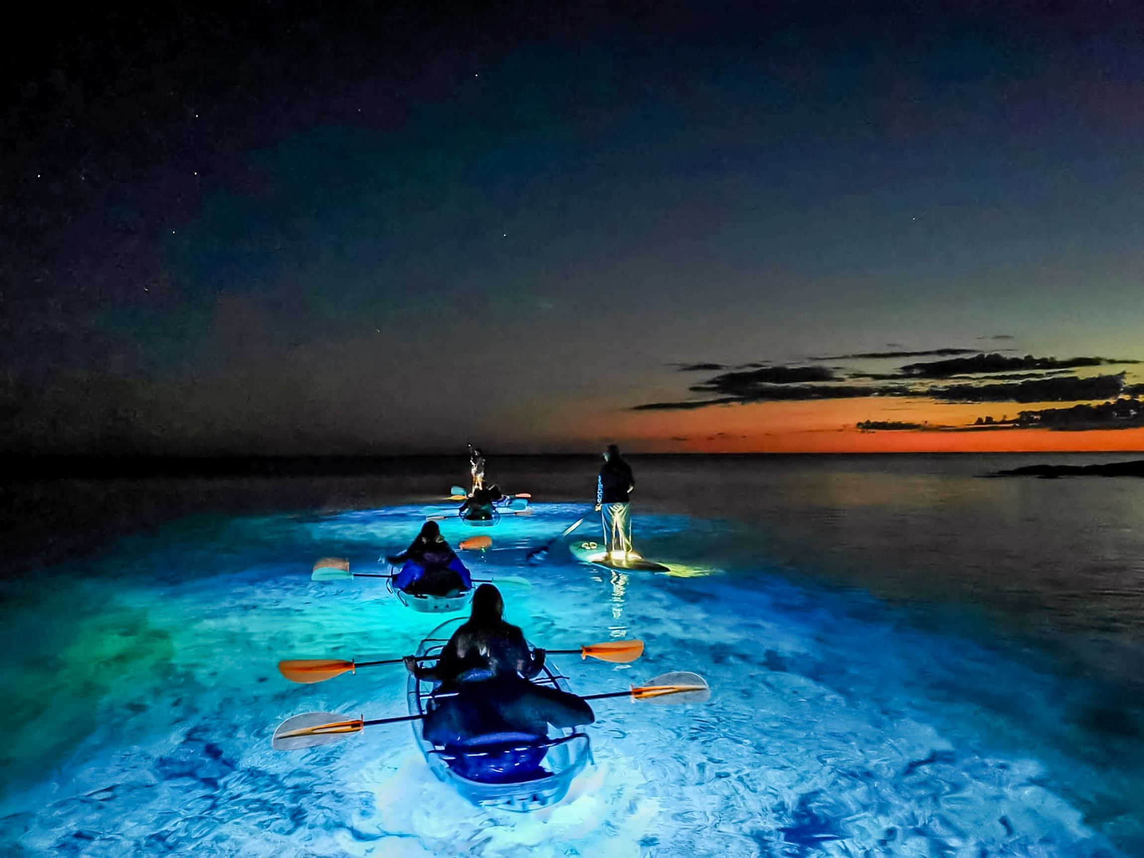 Pula: Abendliche Lichtertour im transparenten Kajak bei Sonnenuntergang
