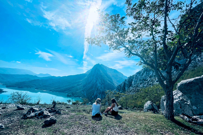 Randonnée sur le mont Gamti et le lac Bovilla depuis Tirana en Land Rover