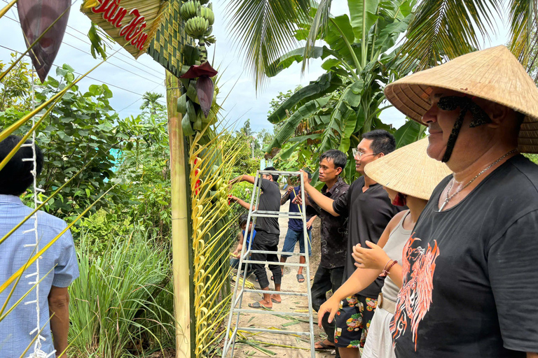 Can Tho: Floating Market, Canal, Cacao Farm & Mekong' Life Private tour with English speaking guide