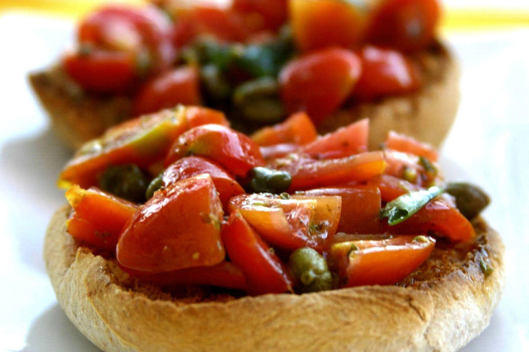 Apulien: Geführte Tour durch die Weinberge mit Weinverkostung