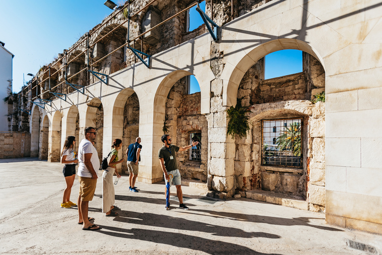 Spalato: tour privato a piedi con il Palazzo di DioclezianoTour privato a piedi di Spalato in inglese