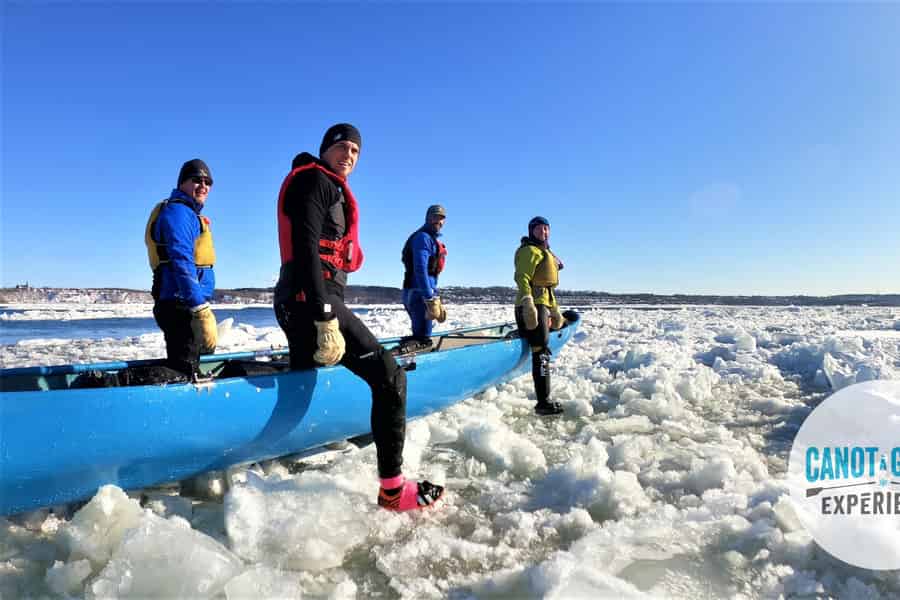 Québec: Eiskanu mit heißer Schokolade und Sauna. Foto: GetYourGuide Québec: Eiskanu mit heißer Schokolade und Sauna. Foto: GetYourGuide