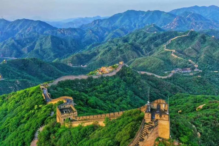 Beijing Layover: Private Great Wall Trip with Entry Ticket Badaling Great Wall — from Daxing Airport (PKX)