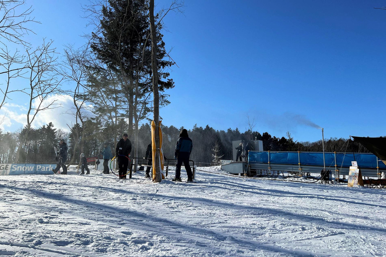 Speel met sneeuw bij HOKKAIDO Sneeuwpark &amp; Outlet ShoppingSki- en rodelervaring volledig draaiboek