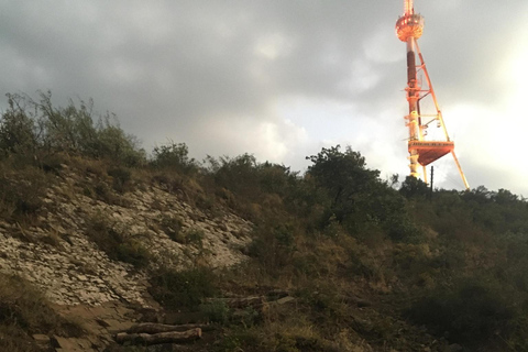 Tbilisi: Heerlijk spoor over de stad