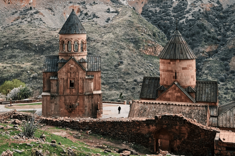 Desde Ereván: Excursión a Khor Virap, Noravank, Jermuk y Areni