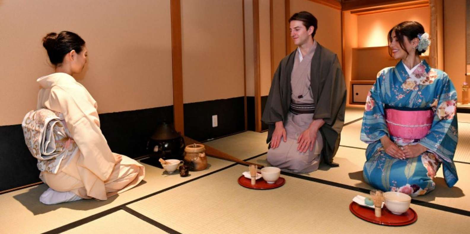 Kyoto: Kimono Tea Ceremony at Orizuruya Gion