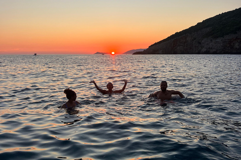 Azure Paradise : visite en bateau de la grotte bleue et de la baie de Kotor