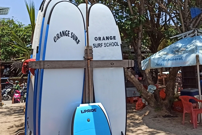 Bali: Lezione di surf sulla spiaggia di Kuta con istruttore (2 ore)