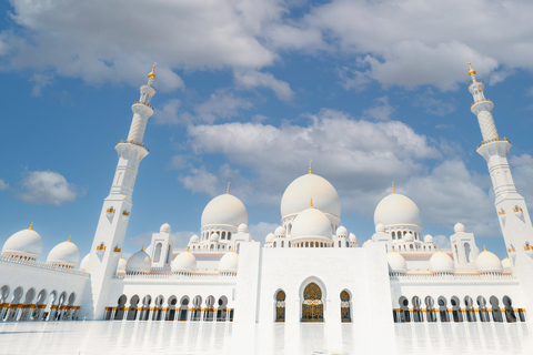 Abu Dhabi: Sheikh Zayed Grand Mosque Tour with PhotographerShared Tour