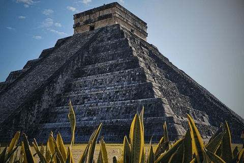 Valladolid: Chichen Itza + 2 Cenotes with Shared Transportation VALLADOLID: CHICHÉN ITZÁ + 2 CENOTES SHARED TRANSPORTATION