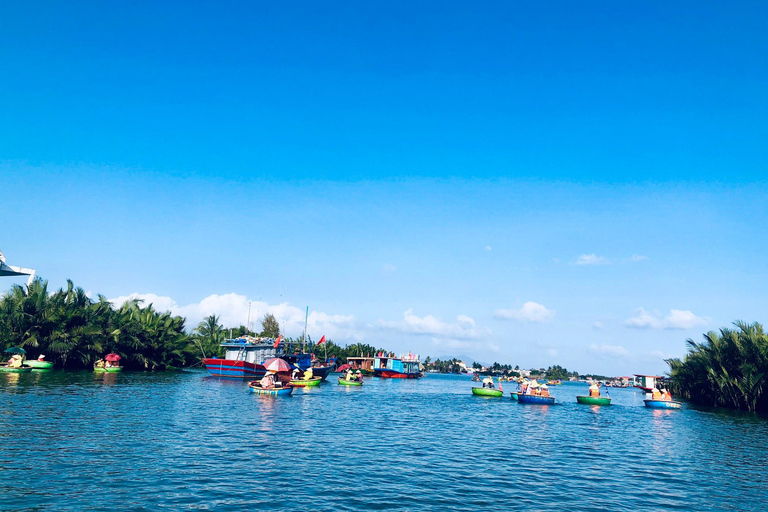 Hoi An : Giro in barca con cesto di cocco e trasferimenti a due viePick up di Hoi An