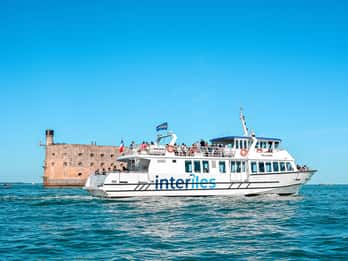 Ile d'Oléron - Boyardville : boat trip to Fort Boyard 1h00