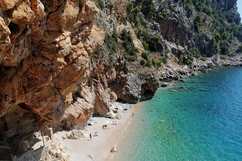 Picnic sulla spiaggia segreta