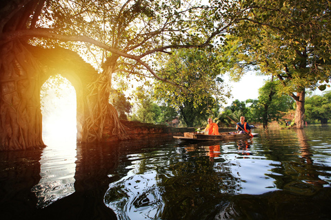 Barco al Atardecer en Ayutthaya y Templos de la UNESCO: Multilingüe.Tour privado en francés