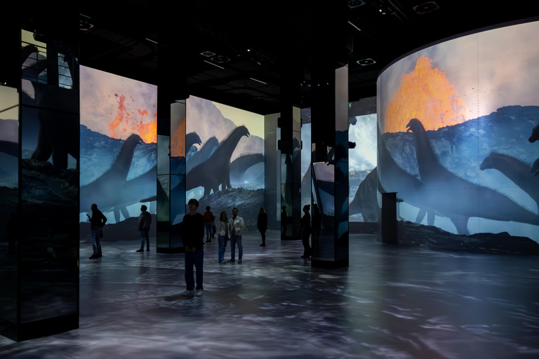 Hamburg: Port des Lumières Prehistoric Planet: Dinosaurs