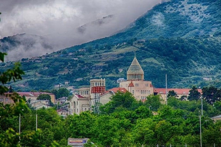 巴库出发：卡拉巴赫、汉肯迪与舒沙一日游