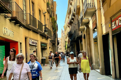 Barcelone : visite à pied de la Sagrada Família et du quartier gothiqueEnglish Guide