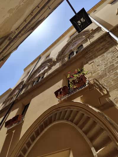Trapani: Guided Walking Tour with Cannolo