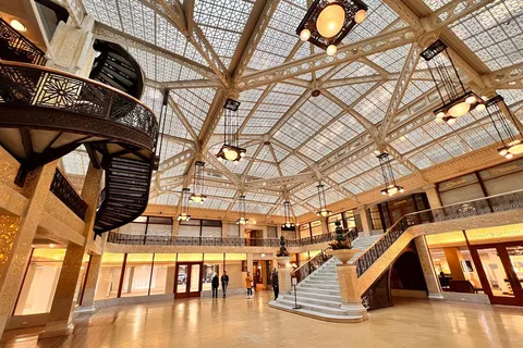 Visita aos interiores arquitectónicos deslumbrantes originais de Chicago