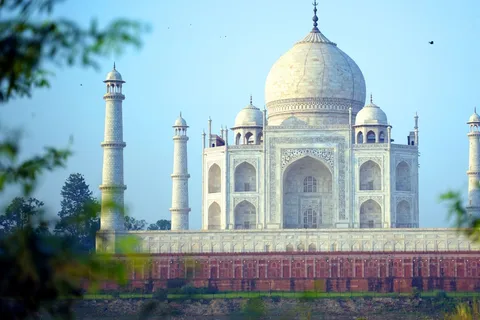 From Mumbai: Taj Mahal & Agra Fort Tour with Same-day Flight