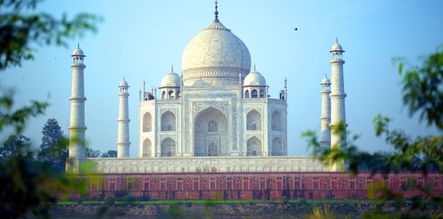 Visit From Mumbai Taj Mahal & Agra Fort Tour with Same-day Flight in Mumbai